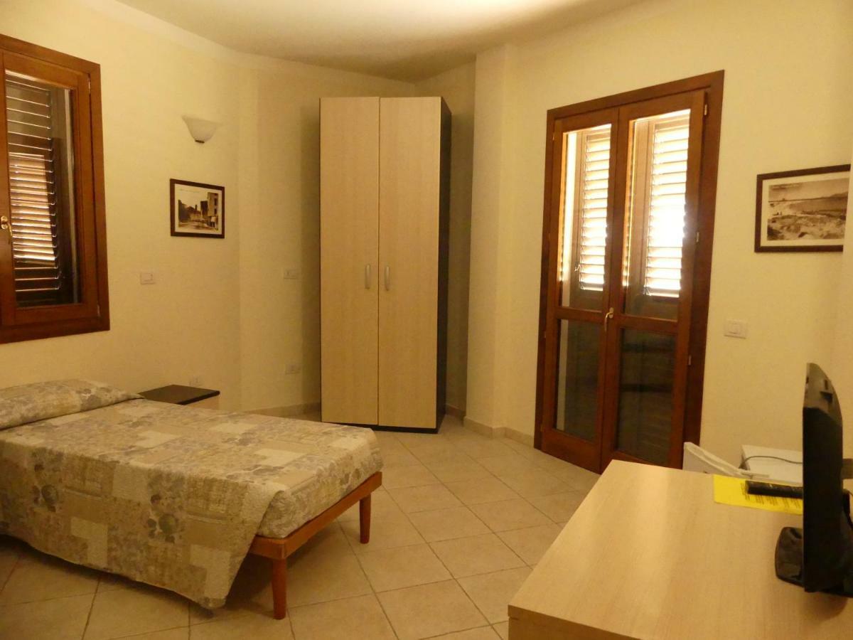 Beb 2000 Hotel Sassari Luaran gambar