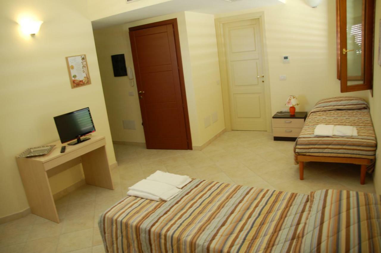 Beb 2000 Hotel Sassari Luaran gambar